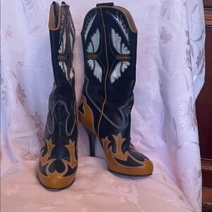 Dolce & Gabbana Black and Tan Heeled western style Boots